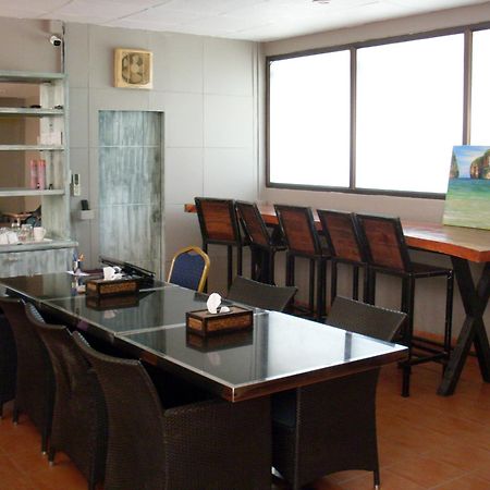 The Taksim Patong Beach Hotel Buitenkant foto