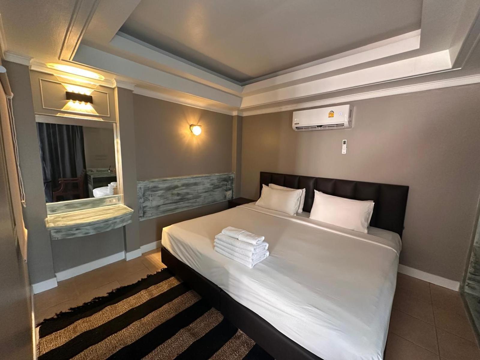 The Taksim Patong Beach Hotel Buitenkant foto